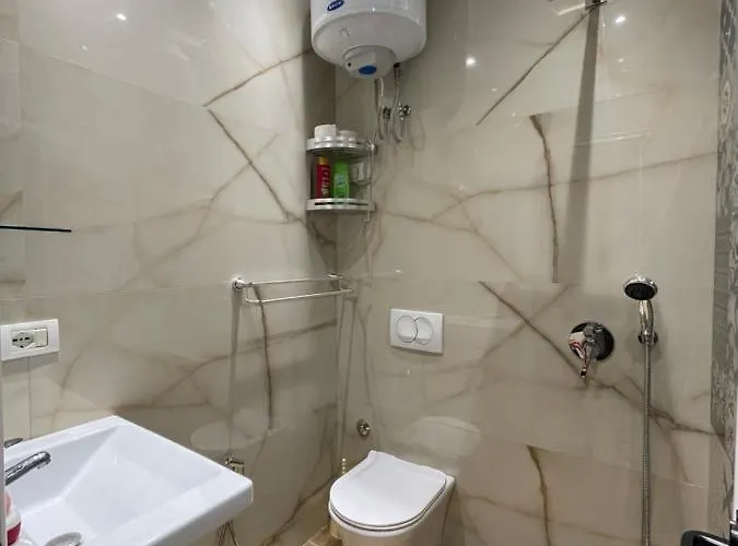 Modern 1 Bedroom *