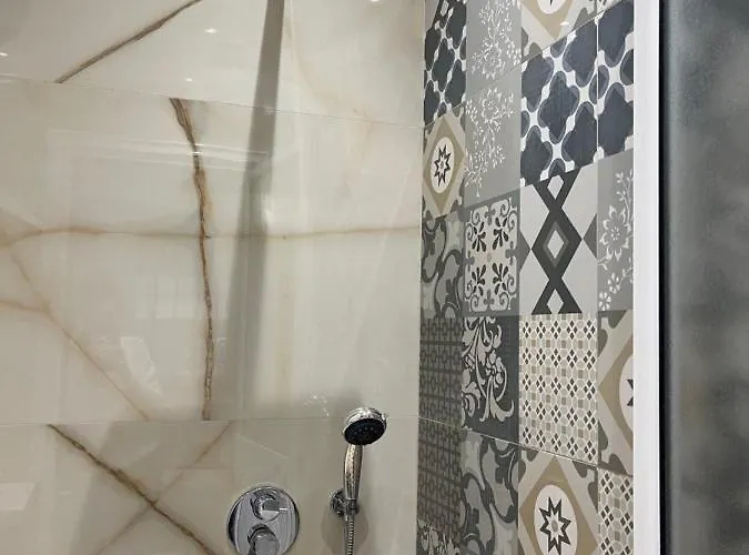 Modern 1 Bedroom Apartamento Tirana