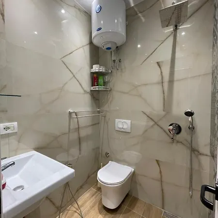 Modern 1 Bedroom *