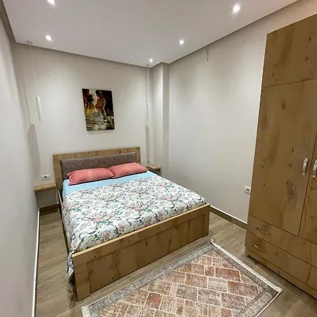 Modern 1 Bedroom דירה